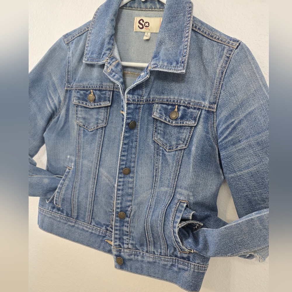 SO Junior's Blue Jean Jacket Size Large - Picture 5 of 5